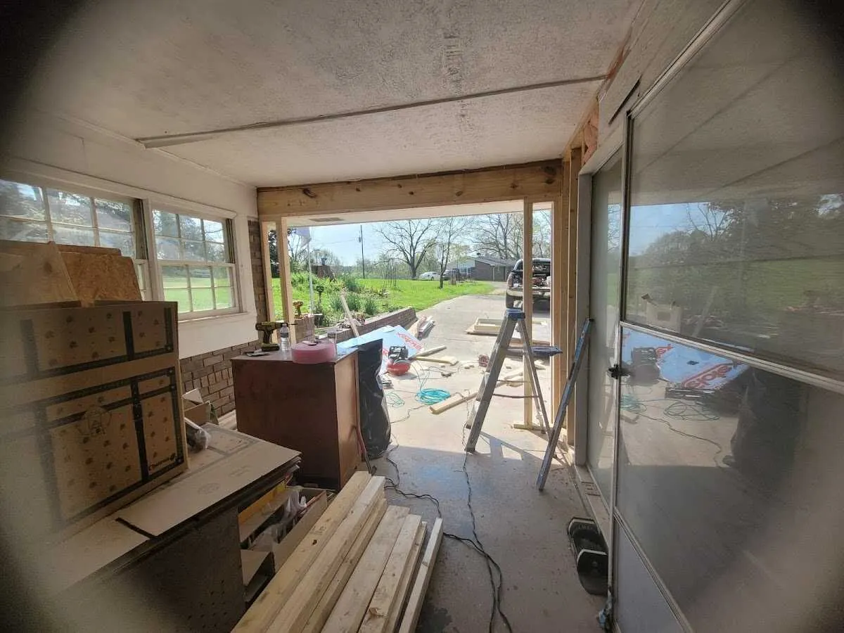 Air movers and dehumidifier for Drying & Dehumidification in Richmond Heights